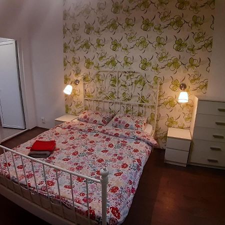 Romantic Calm Apartments Piata Universitate Bucarest Exterior foto