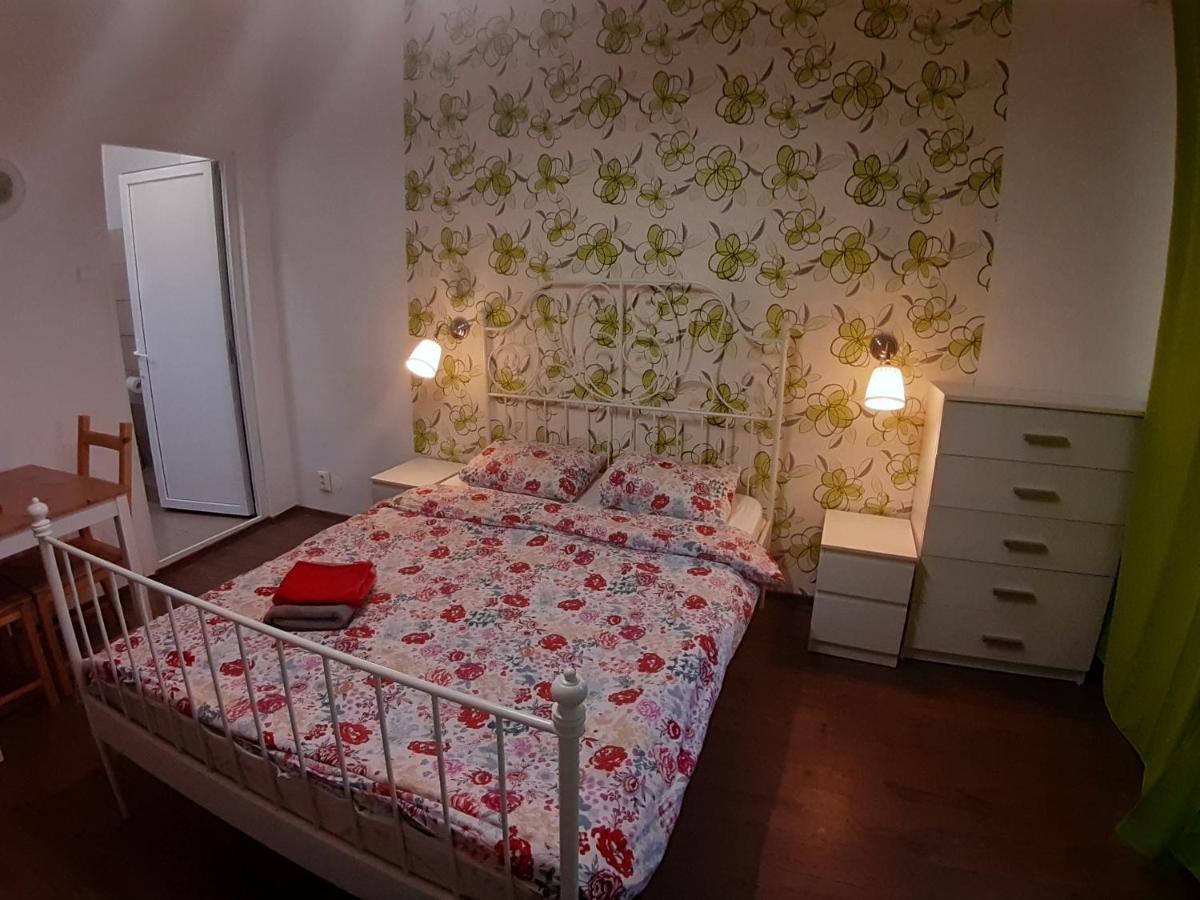 Romantic Calm Apartments Piata Universitate Bucarest Exterior foto